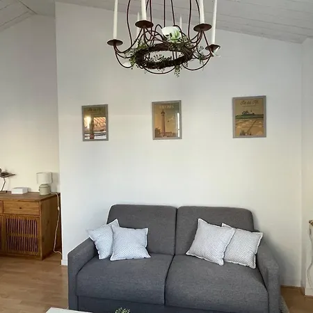 Very Bright Nest With Terrace In The Village La Flotte Exterior photo